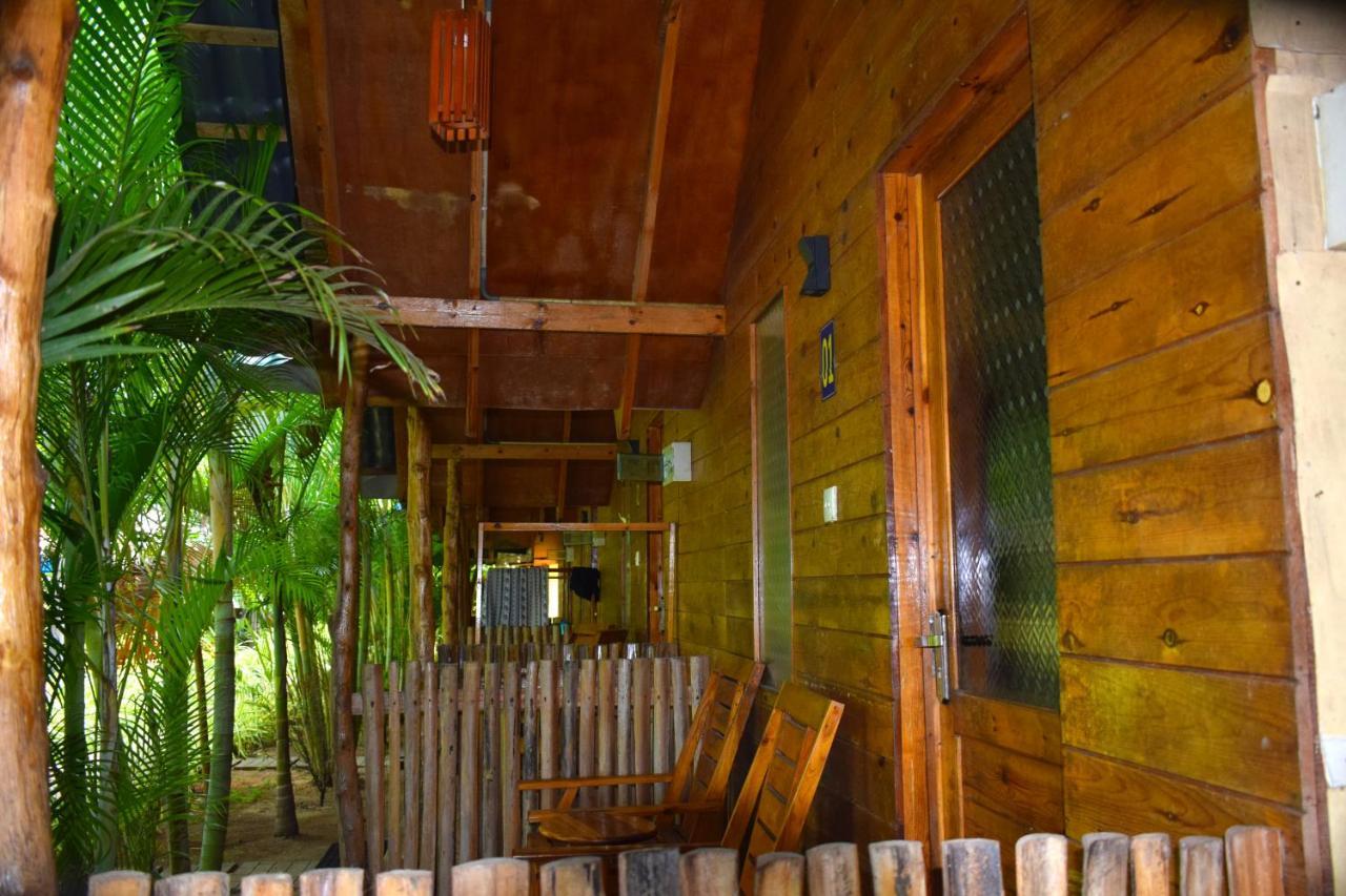Villa Sasvi Cabana à Trincomalee Extérieur photo