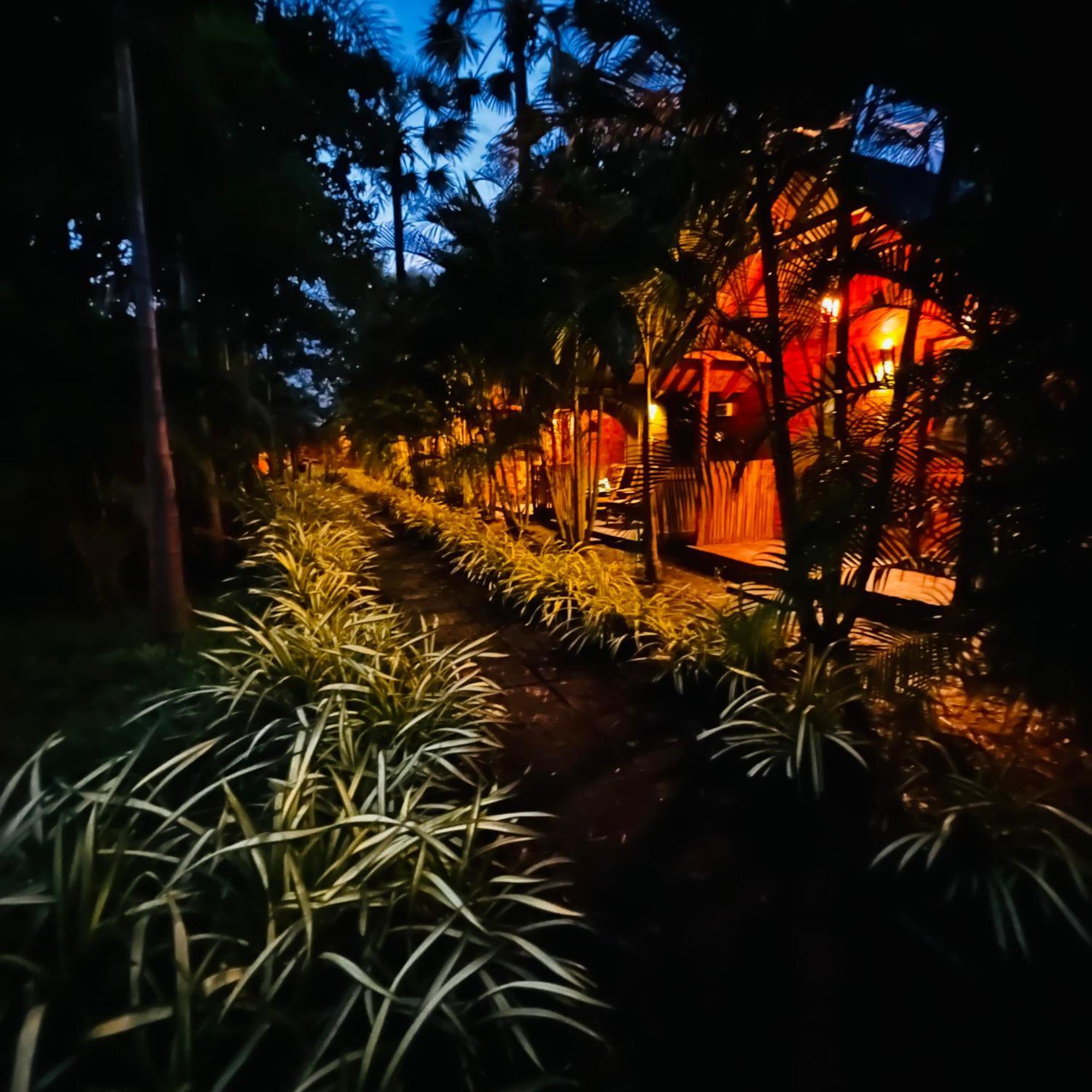 Villa Sasvi Cabana à Trincomalee Extérieur photo